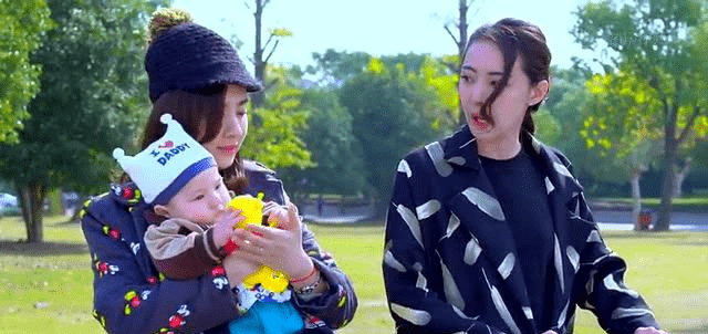 泳池|陈意涵官宣怀二胎晒泳池照，女人对二胎的态度，反映了老公的好坏