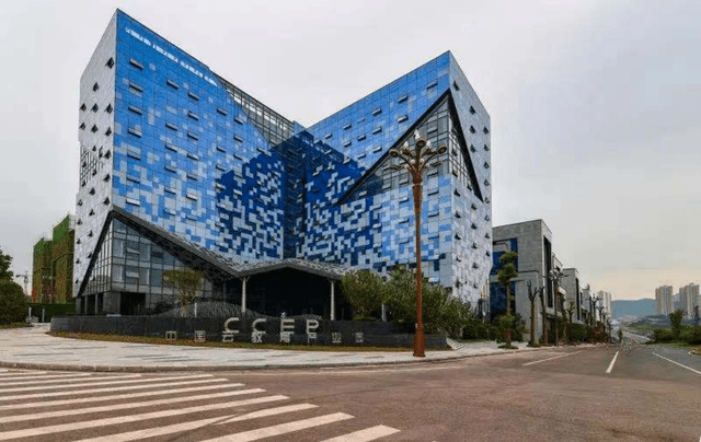 重庆高职城强势崛起融创云篆学府助力建设繁华大城