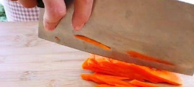 做法|比披萨还好吃“早餐饼”秘诀，不和面不擀面，5分钟就能完成！