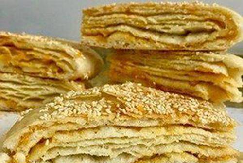做法|2张饼1个咸蛋，“咸蛋饼”10分钟搞定全家早餐，不愁没新意