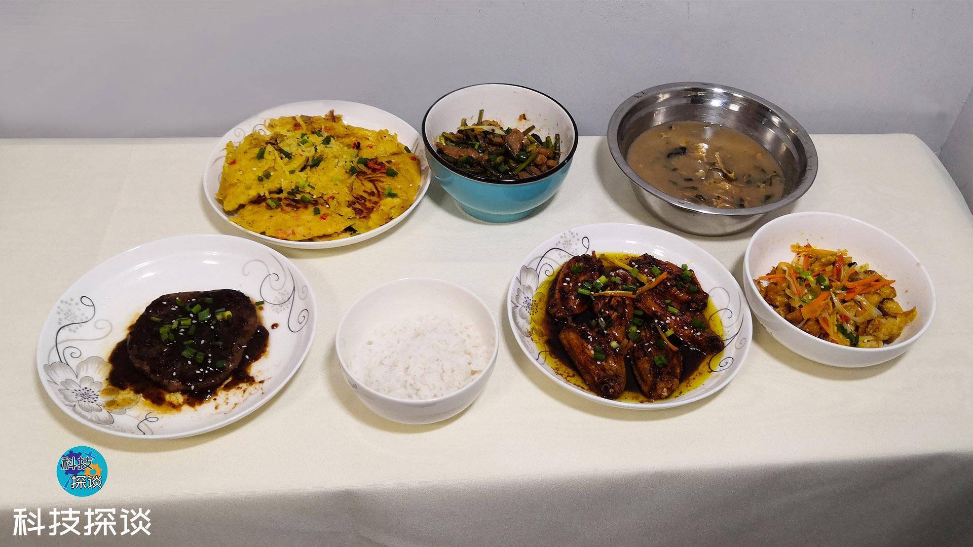 进行|看了三款米家电磁炉，这款超薄电磁炉让人爱不释手，七夕正好用上