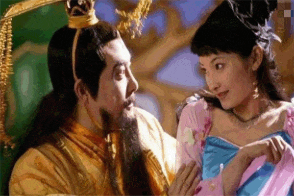 角色|宝莲灯10年了，男一女一都不温不火，打酱油的她却火到发紫！