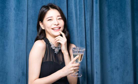 扣子|微胖女孩的日常穿搭误区 4个技巧让你日常穿搭更显瘦