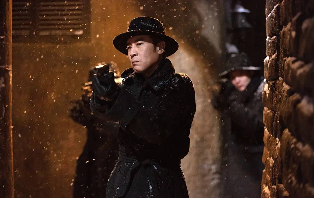 于和伟|《悬崖之上》张译受尽折磨，朱亚文誓死护友，于和伟“冷眼”旁观！