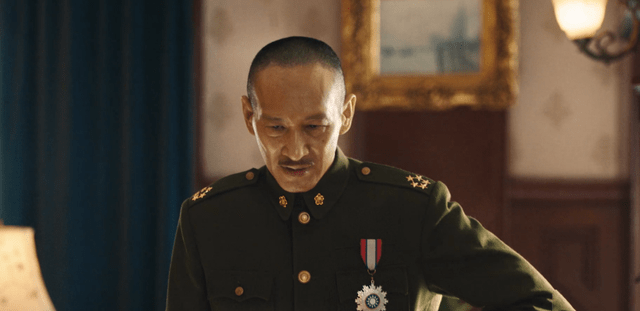 大决战镜头的细节处理让王劲松诠释出了角色的穷途末路