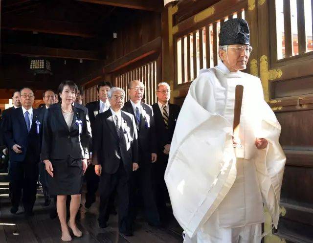 中國明星竟去靖國神社打卡日本人還沒謝罪我們就這麼快遺忘了