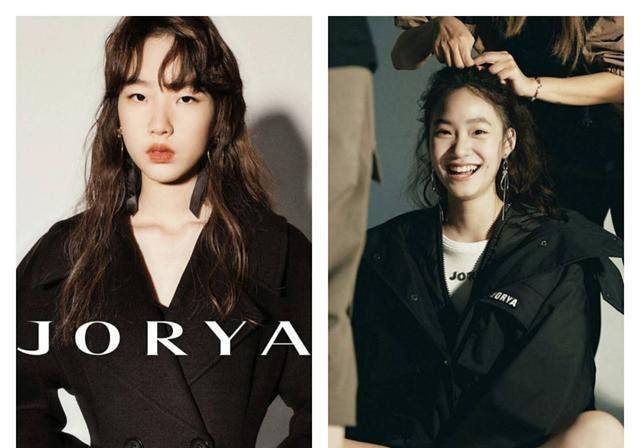 黑色|锐气没了！小S母女拍大片，女儿躺桌上太高级，妈妈抱桌腿也开心