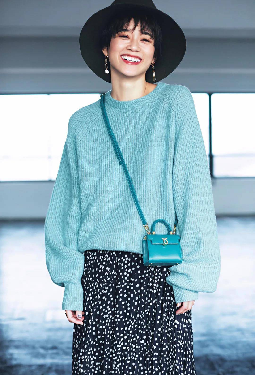 女生|早夏最适合针织衫，想要穿出日杂风效果，选款和搭配都要有技巧