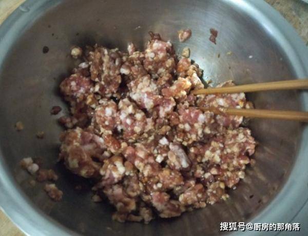 花椒|开学季营养早餐，就吃猪肉馅饼，皮薄馅香味美，让孩子爱上吃早餐