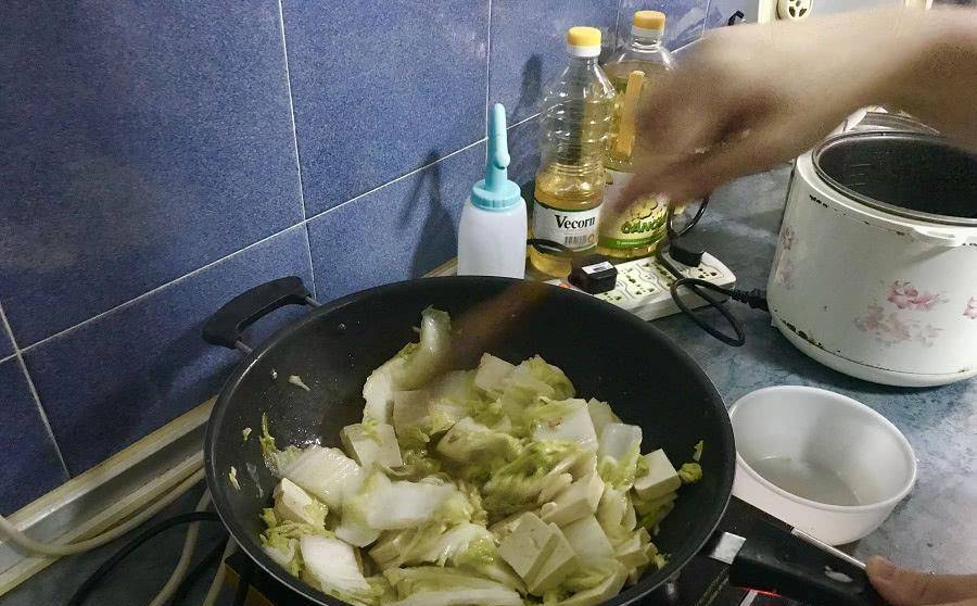 炖豆腐的简单办法 279c90c3c5964024ae40d6bd3a670f3d.jpeg