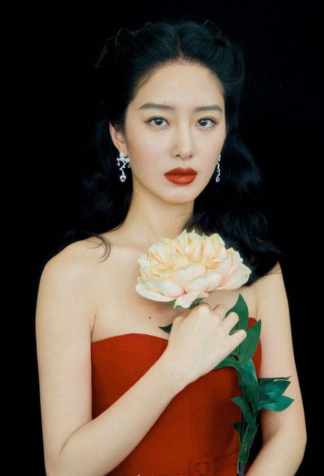 长发|太时尚了,杨采钰的法式穿搭更时髦,这4个技巧快收下!