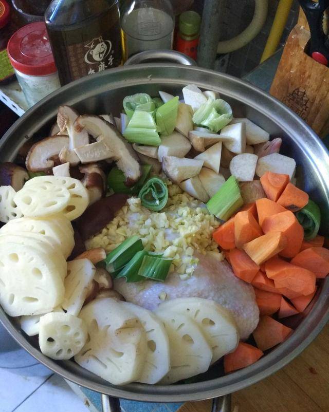 小厨|阿宝小厨实验室（七）：吃鸡新方法用家用烤箱制作美味喷香的烤鸡