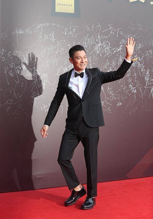 最受欢迎男歌手排行榜_香港歌坛最受欢迎男歌手排名,刘德华,谭咏麟上榜