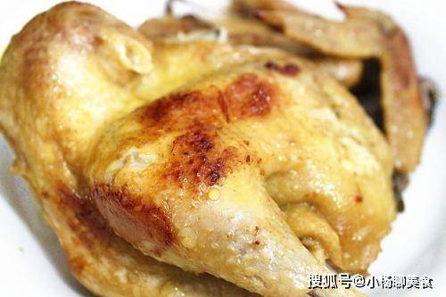 做法|把鸡丢入电饭煲，一滴水都不加，简单一炖，嫩滑鲜香，全家抢着吃