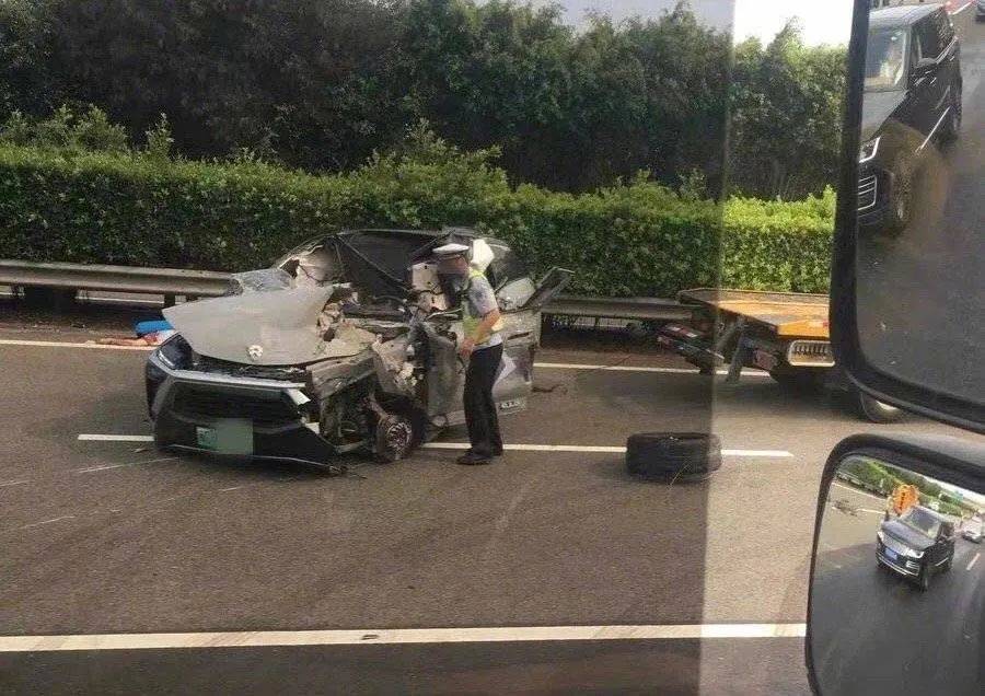 蔚来汽车一个月内致两人死亡 是自动驾驶在“杀
