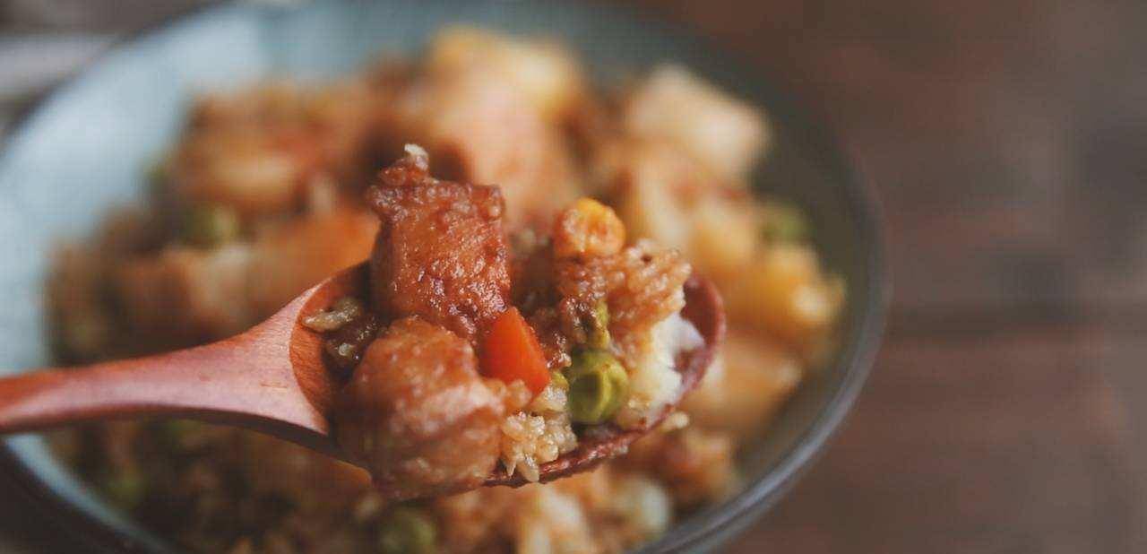电饭煲|电饭煲就能搞定的红烧肉焖饭，出锅就是3大碗下肚，完全停不下来