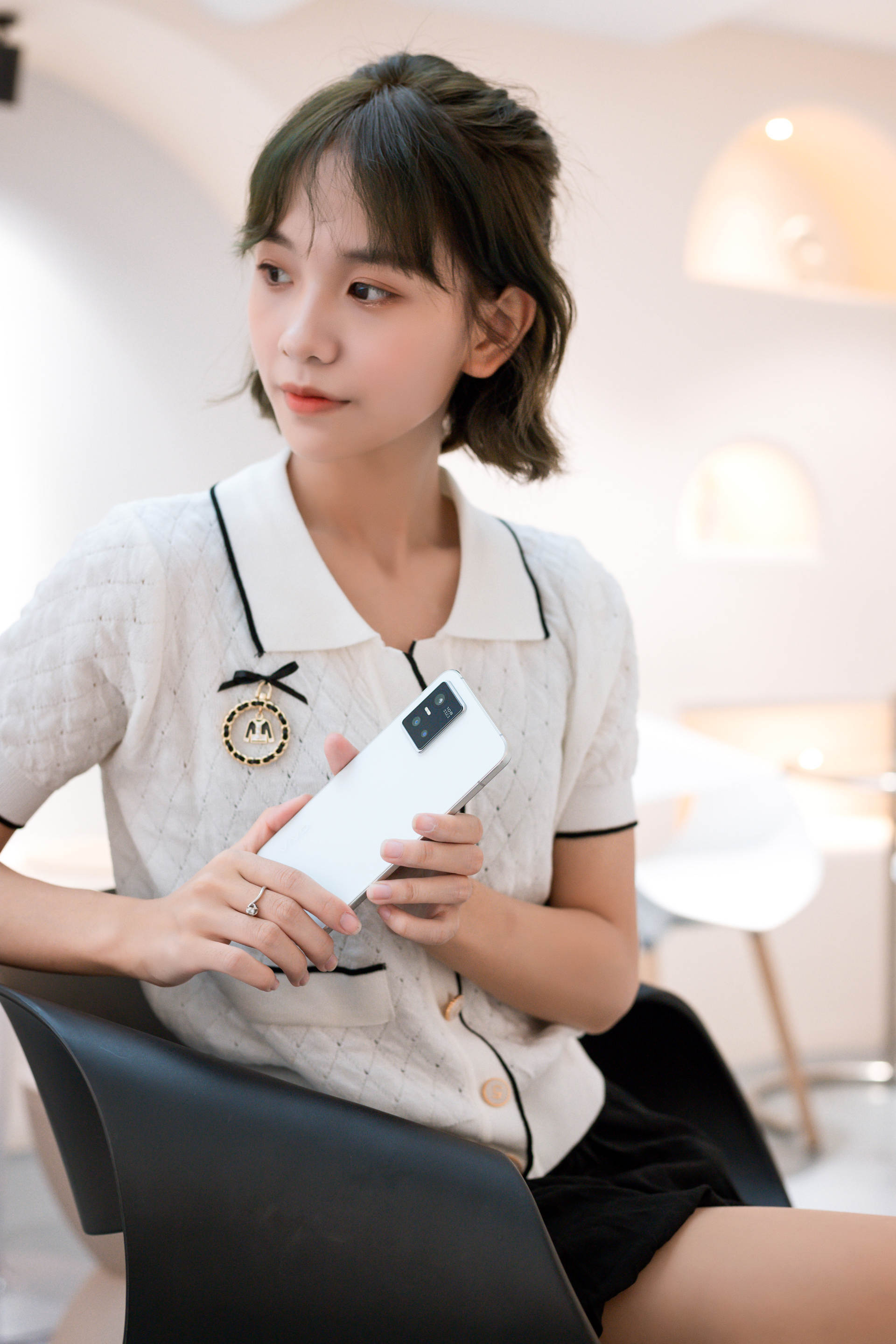 小姐姐心目中的自拍手机!vivo s10 pro轻薄又好看