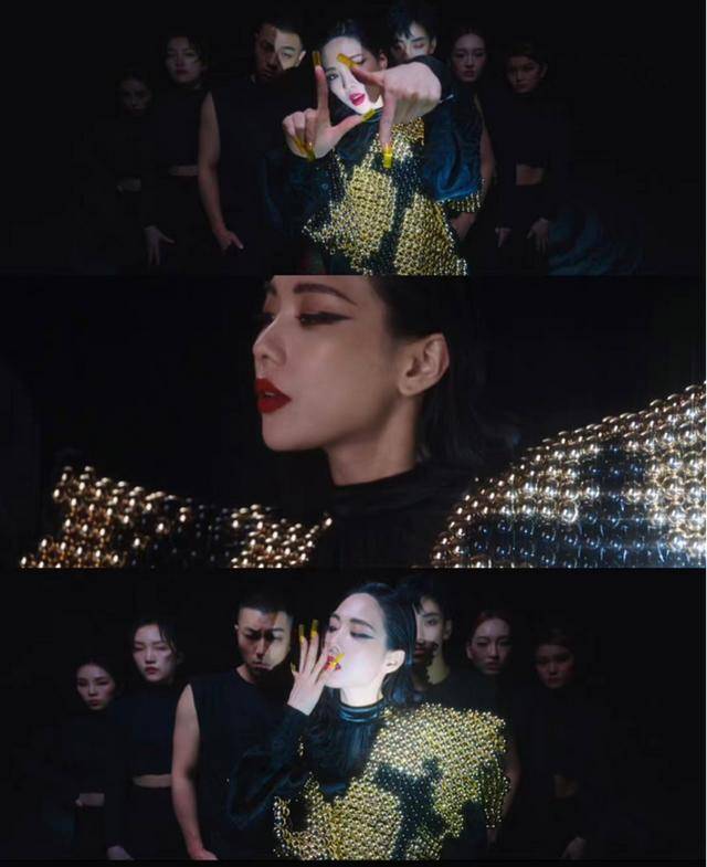 甜度|壹周潮话题｜“荣耀夫妇”七夕共游迪士尼，前方甜度预警
