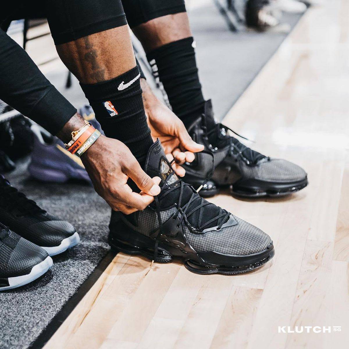 设计|霸气外露！詹姆斯上脚亲晒 LeBron 19 实物！可给他乐坏了！