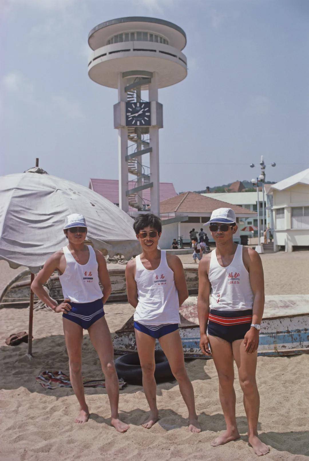 社会|男人衣柜中百搭的白背心