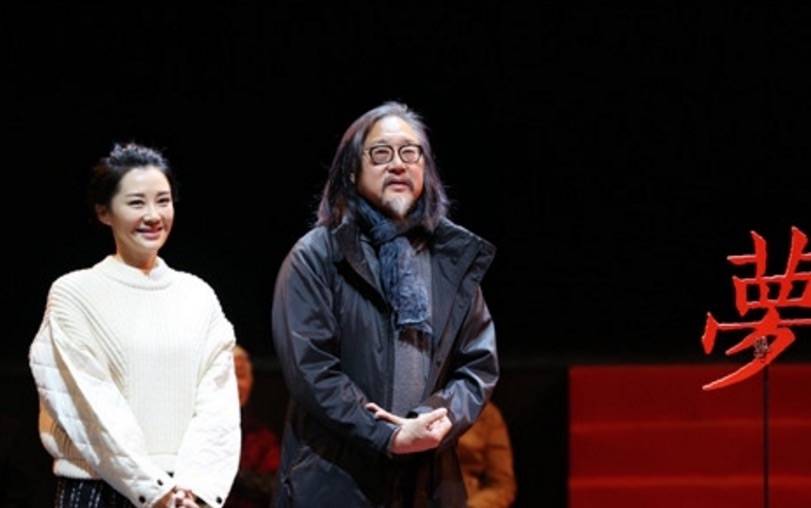 少女|许晴都快成老奶奶了，为装少女瘦脸成尖下巴，不像她还没了气质！