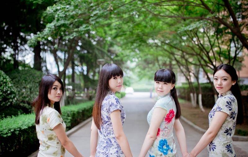 事情|大学生“旗袍毕业照”走红，男生比女生还妖娆，网友：这谁受得了