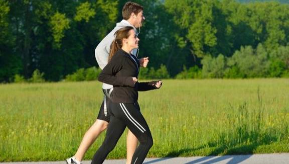 方案|2型糖尿病长期坚持用胰岛素好还是吃药好？医生的答案或令你意外