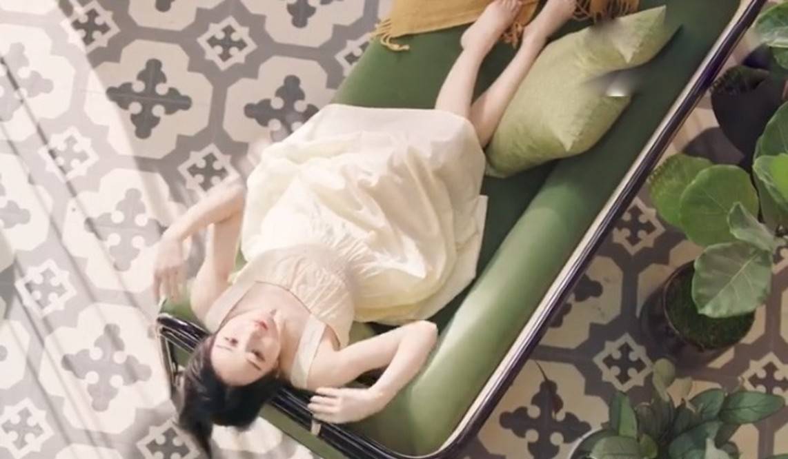 33岁的赵丽颖拿到新代言,宣传片曝光,评论区的内容好暖心!_网友