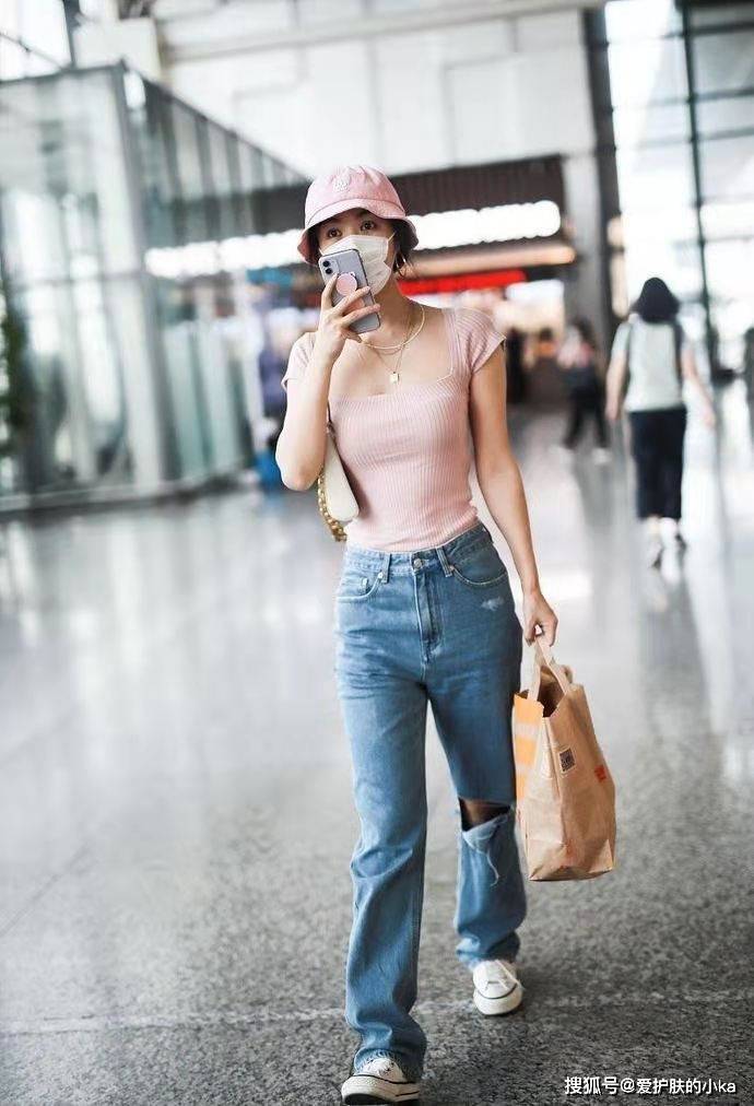 材质|李菲儿的眼睛也太大了吧,笑起来弯弯的好可爱,真有少女感