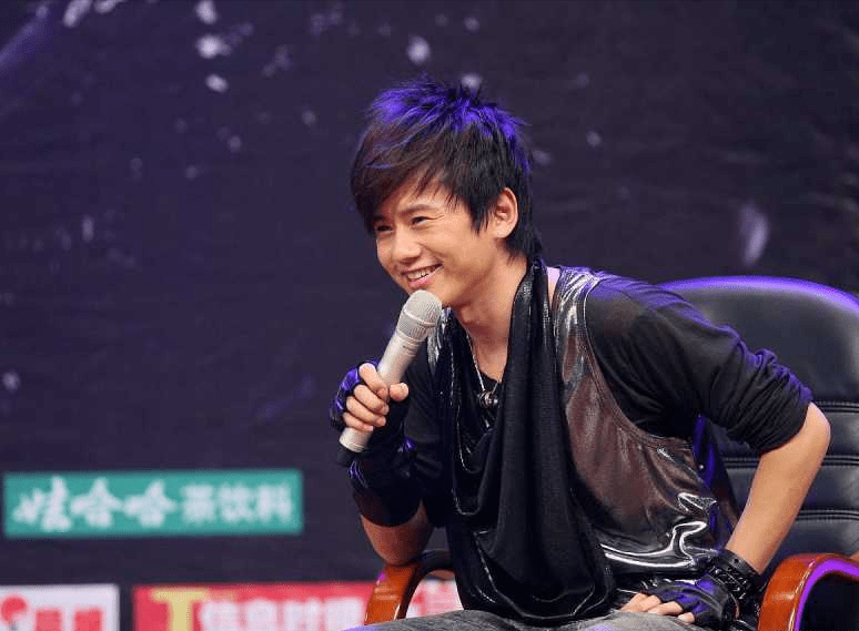 眼睛|张杰早年参加相亲节目画面辣眼睛，表白还被拒，谢娜看了想打人？