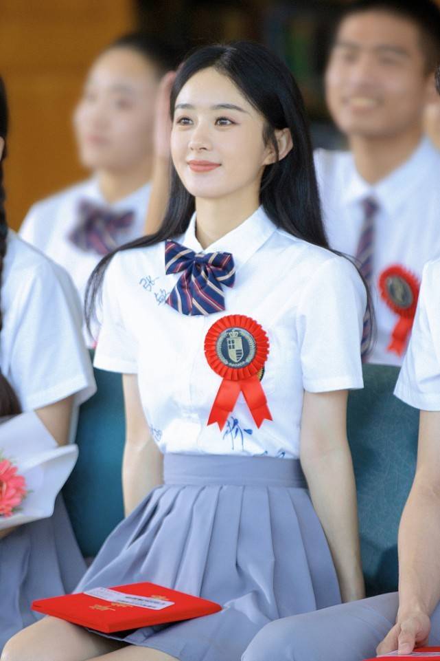 姐妹|30多岁的赵丽颖,扮成学生毫无违和感,自身的青春气息实在太强了