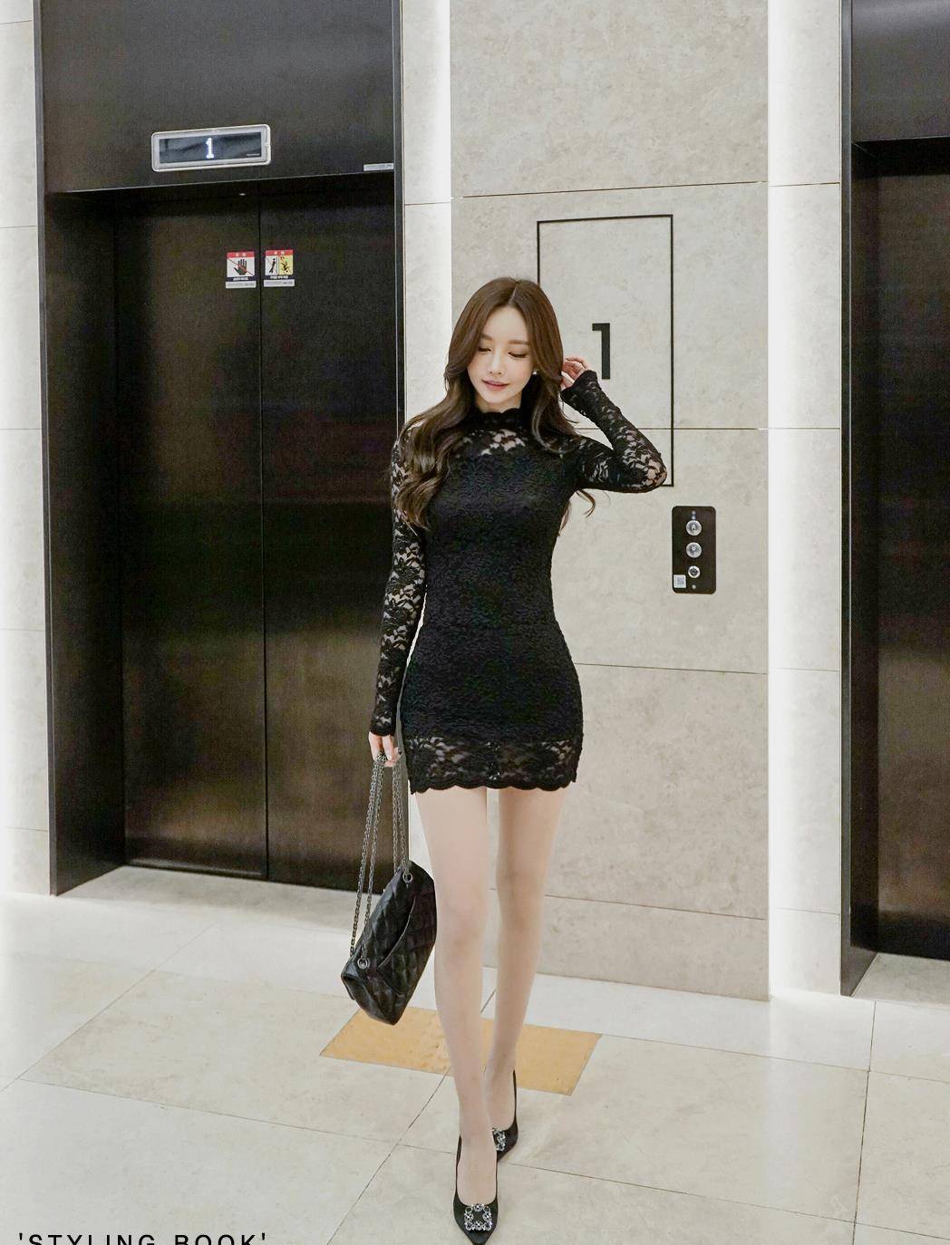 时尚|韩国女神孙允珠时尚搭配：娉婷香韵花粉水粼绣纹包臀裙
