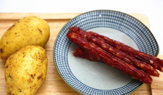 怎么做香肠土豆 1f14d6ae9c264e02a63671324f14216a.jpeg