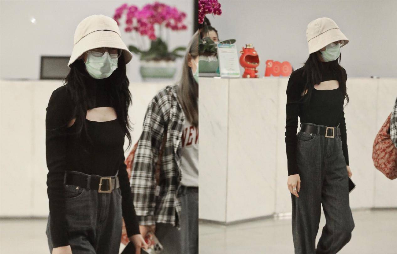 迪丽热巴|迪丽热巴游迪士尼,穿“儿童背心”腰细似塔尖,玩泡泡变在逃公主