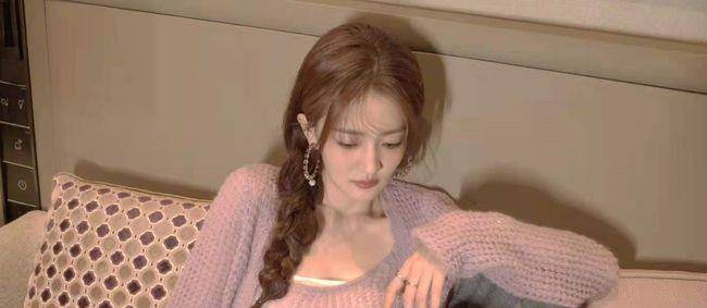 一身|香芋紫有多美？看徐璐穿搭才知道，温柔显身材，时尚慵懒又气质