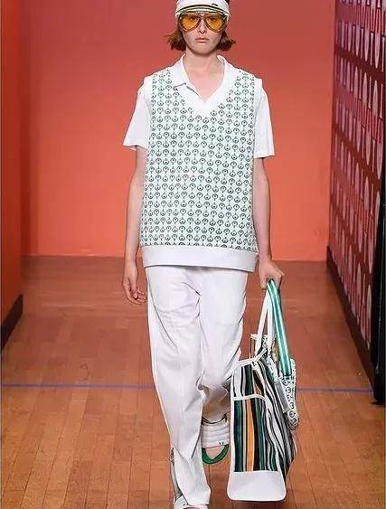 褐色|今年秋冬流行色的高阶穿法来了！巨美巨高级，谁穿都美！！