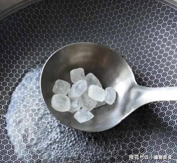 做饭吃|新来的保姆把五花肉做成这样，要求月薪8千，过分吗？