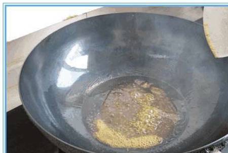 做法|老抽上色红烧肉易发黑,早该换成它,多加一步红亮发光、肥而不腻