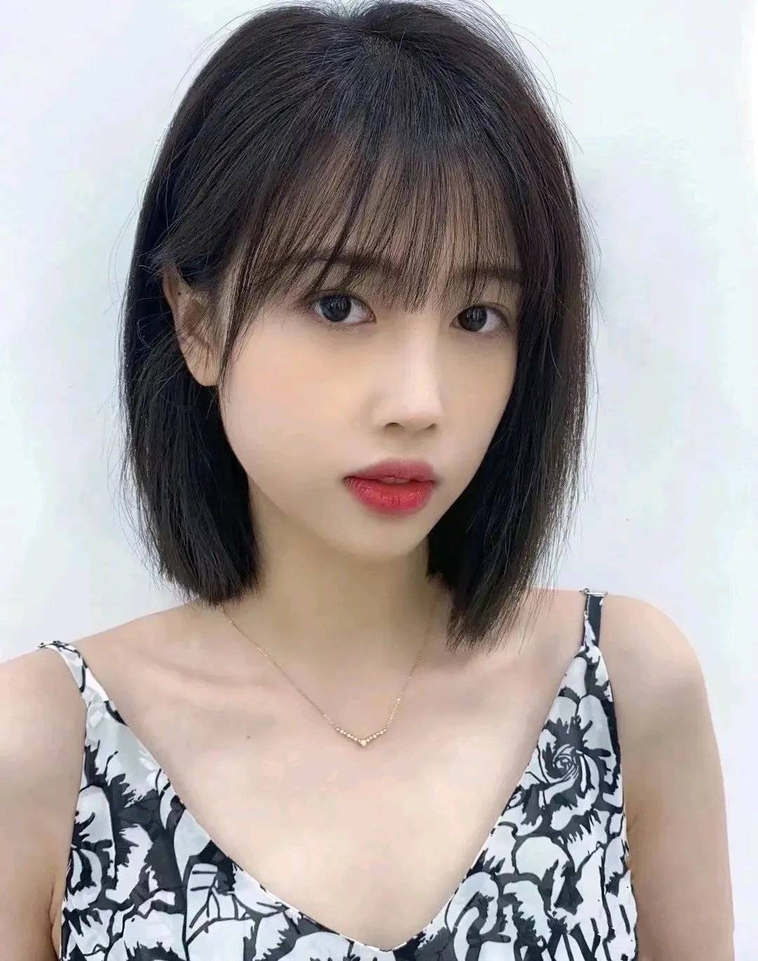 发型|羊毛卷已过时，22款当下流行发型送给大家，直接剪就对了