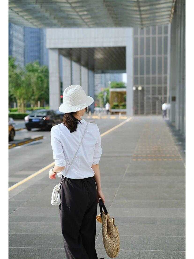 显得|高级穿搭与年龄无关，白衬衫搭配黑色阔腿裤，3、40岁也可以很美