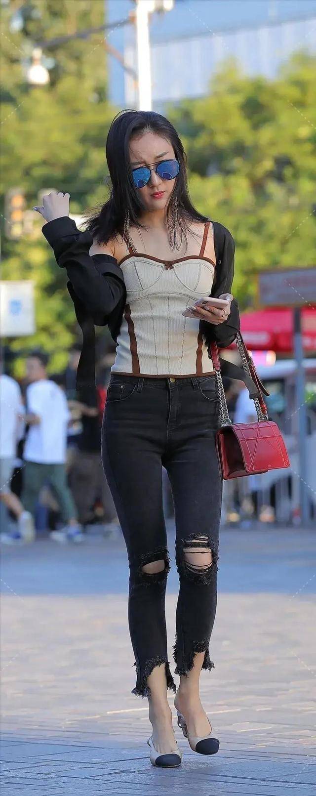 黑色|腿型修长的瑜伽裤美女，让你放松心情，仪态典雅
