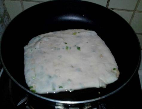 面团|做千层饼和面时，用温水还是开水？一步做错，饼不软不香不出层