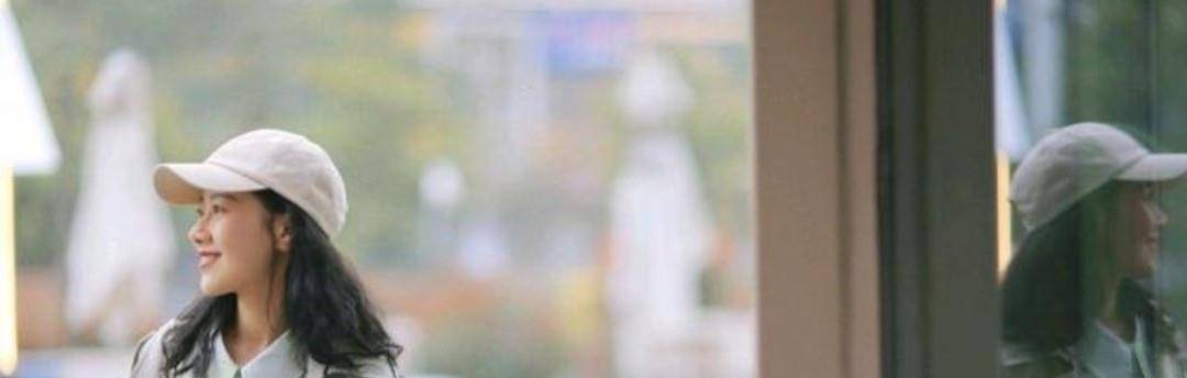 同时又|不要再穿过时外套了，如今流行穿风衣，这么穿让你时尚又好看