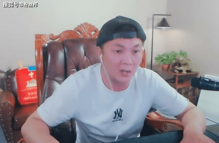 据舞帝大嘎子透露,在大佛与舞帝"合并"之后,有粉丝问及舞帝利哥会不会