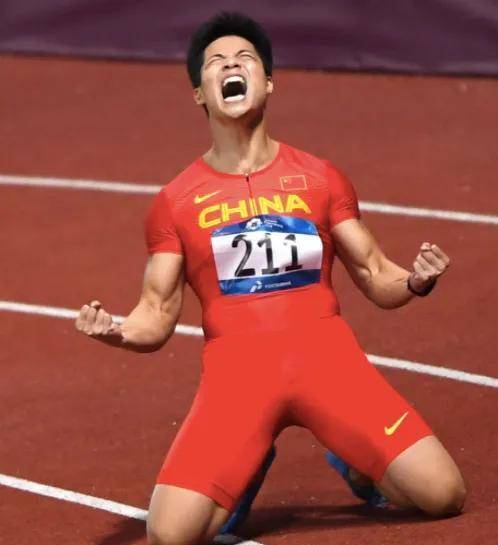 刚求|苏炳添想要二胎，与校花女友初中递纸条早恋，16年结婚儿子3岁