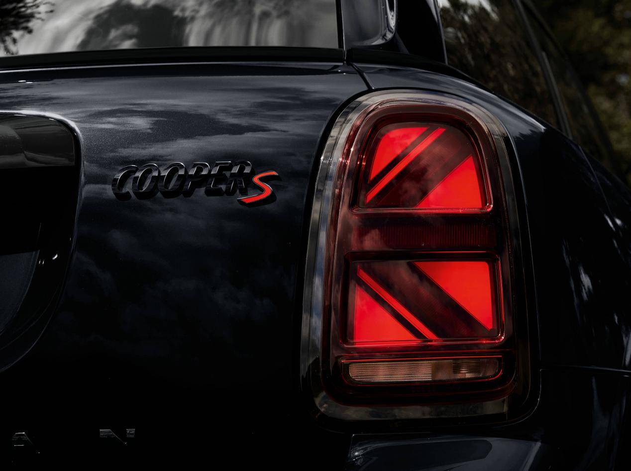 奶凶奶凶的mini黑化了黑标mini特别版即日起在中国市场正式上市