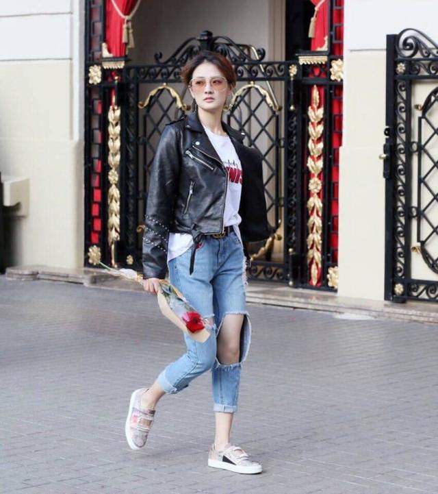 经典|徐璐造型大变样!巧妙用牛仔裤轻松穿出甜美感,是秋季的穿衣指南