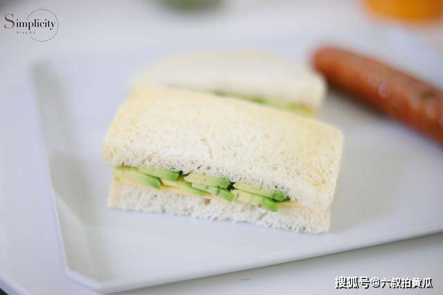 美食|十分钟快手营养早餐牛油果三明治，解决孩子上学大人上班赶时间