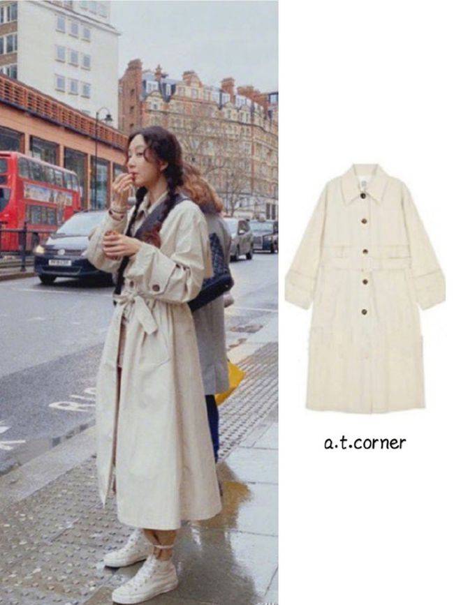 显高|郑丽媛米色风衣配碎花裙，画风舒适太治愈！