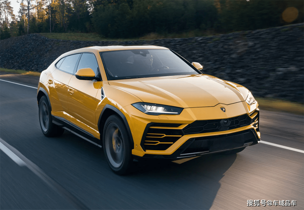 刚劲自信的态度;车头设计极具冲击力,设计师时刻不忘大牛超跑的精气神